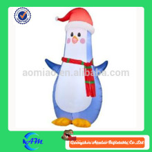 Pinguim inflável do Natal